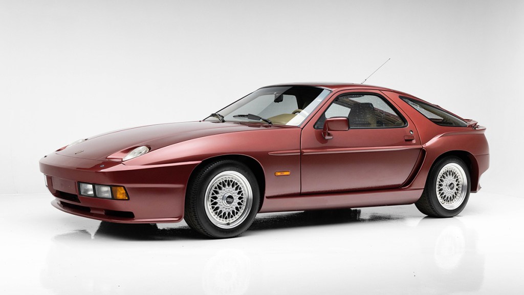 Porsche 928 Front View